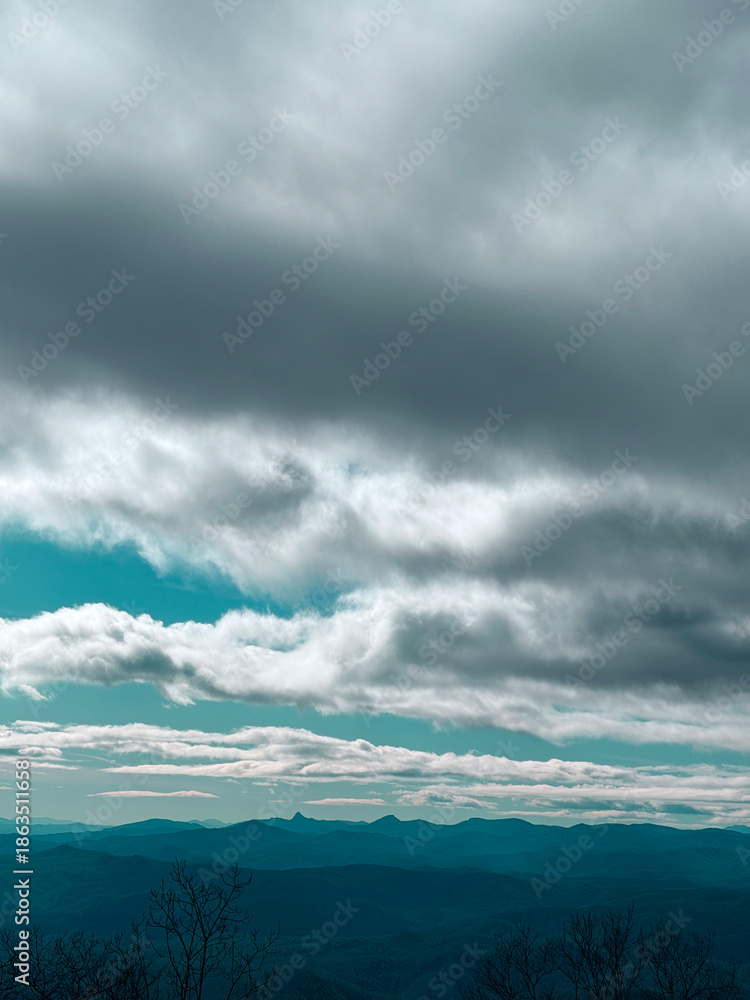 Fototapeta premium NC Blowing Rock Vista with Cloud Scape V1 2025