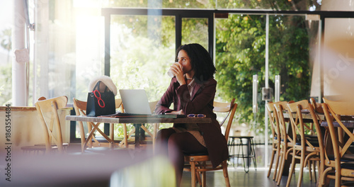 Εκτύπωση καμβά Drink, laptop and freelancer with woman in cafe for hospitality blog, food review and research
