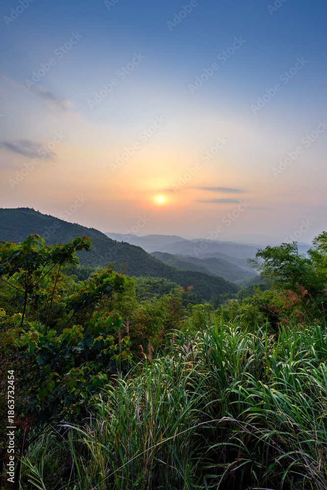 Obraz premium sunrise over the mountains