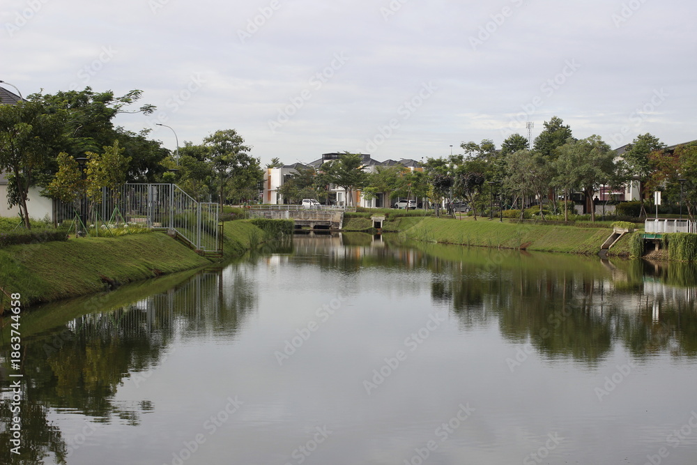 Obraz premium park in the city