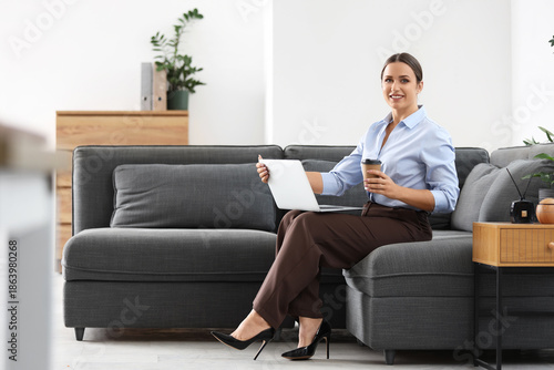 Beautiful businesswoman wit...