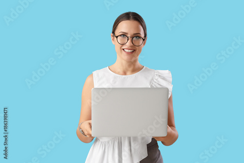 Beautiful businesswoman wit...