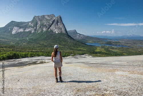 Granitplatte Verdensvaet bei Narvik in Nordland, Norwegen