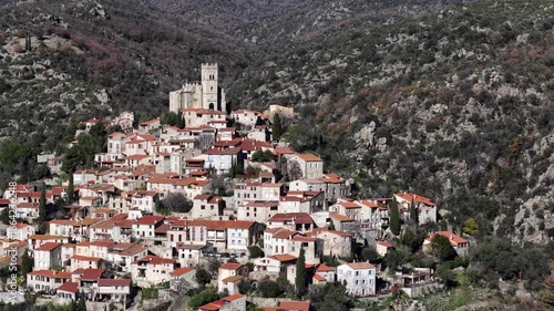 Le village d'Eus dans les Pyrénées Orientales, classé dans les plus beaux villages de France.