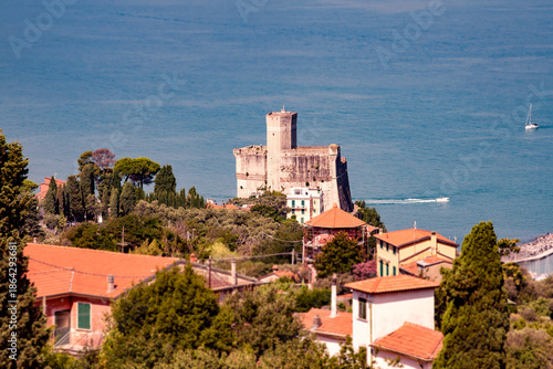 Wallpaper Mural Zamek w Lerici Torontodigital.ca