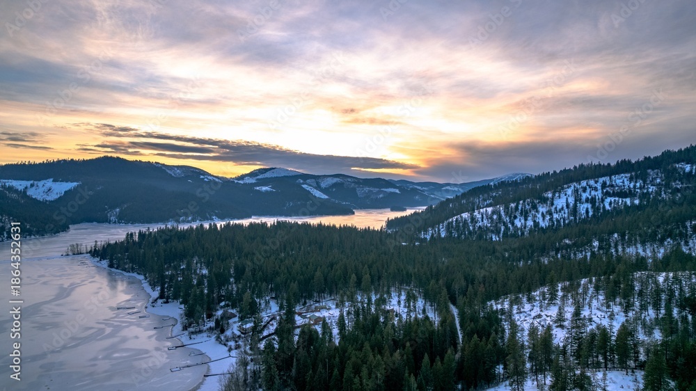 Fototapeta premium Spirit Lake Idaho Frozen Lake During Sunset