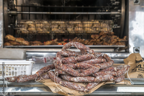 Frische Würste am Markt in Sulmona
