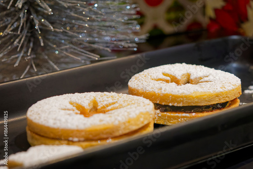 Linzer Cookies / Butter Cookies With Jam Filling / Fursecuri Linzer Cu Gem
