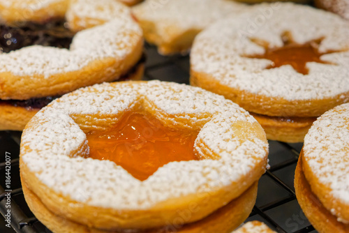 Linzer Cookies / Butter Cookies With Jam Filling / Fursecuri Linzer Cu Gem
