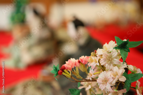 花とひな人形
