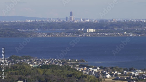 静岡県湖西市を手前に浜名湖と浜松市を望む俯瞰風景
