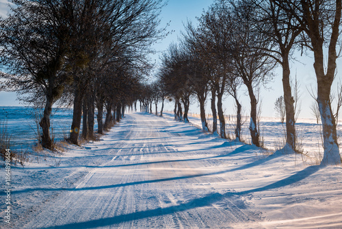 Snow-covered roads, snowstorm, strong winds, poor road conditions