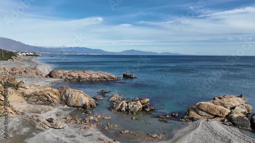 Vista aérea de la playa de Chullera en la costa del sol de Málaga, Andalucía