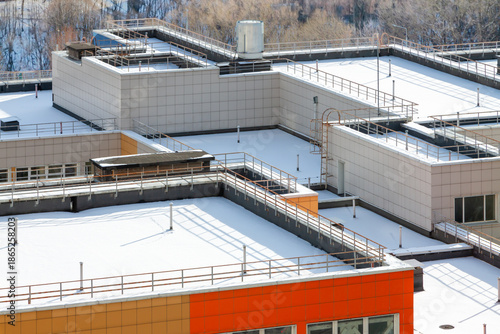 Frozen construction project during economic crisis