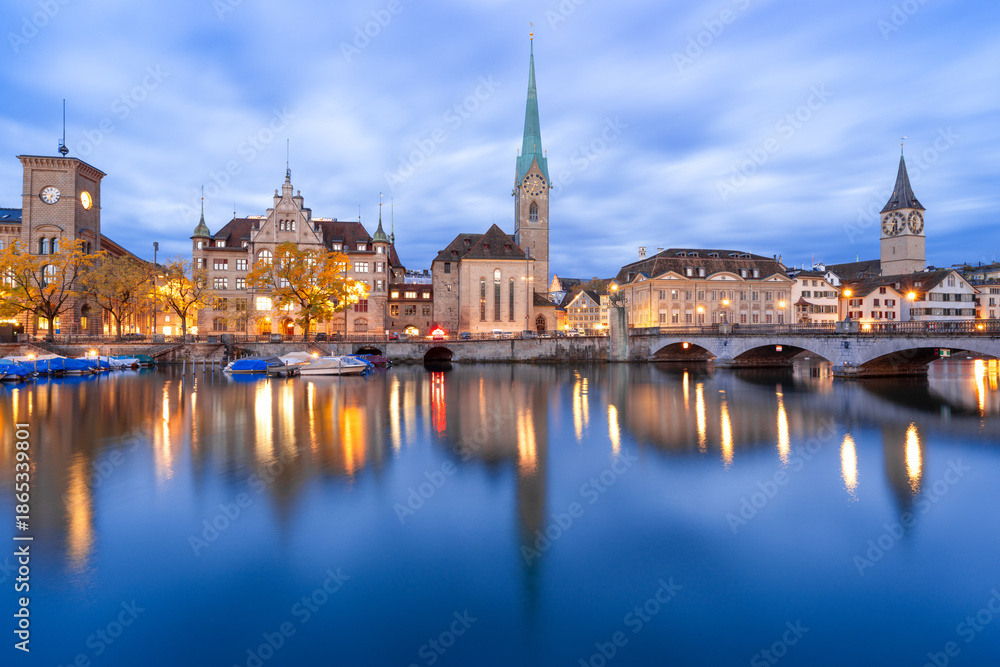 Fototapeta premium Zurich, Switzerland Historic Cityscape on the Limmat River 4046