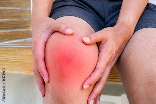 Inflamed knee joint with visible redness and pain—possible arthritis, tendonitis, or injury. Ideal for orthopedic, rehab, or pain relief content.