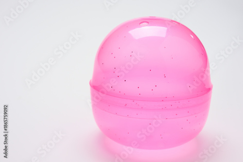 ガシャポンの空カプセル01