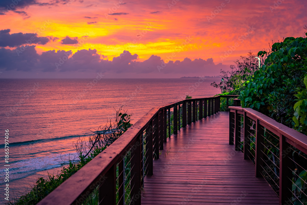 Obraz premium Gold Coast North Burleigh ocean beach at sunrise