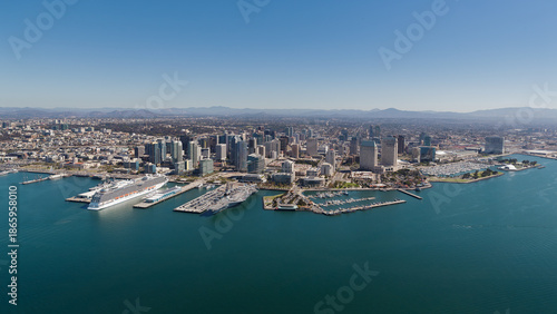 Schilderij op canvas aerial view of downtown san diego skyline bay and harbor