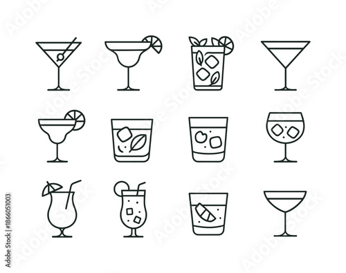 Cocktail Icon Set. Cocktail drinks. Line icon set of Cocktail drinks: martini, margarita, mojito, cosmopolitan, daiquiri, old fashioned, whiskey sour, gin and