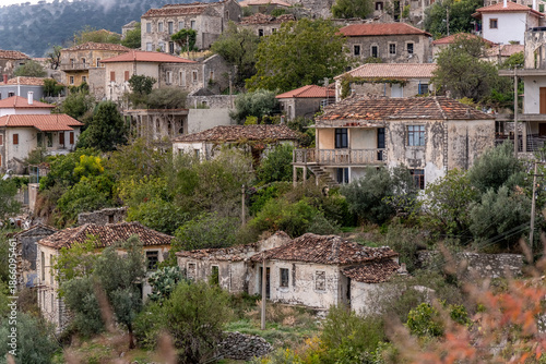 Wallpaper Mural Weitläufige Ansicht des mediterranen Hangdorfes im Morgenlicht, Qeparo, Qark Vlora, Albanien Torontodigital.ca