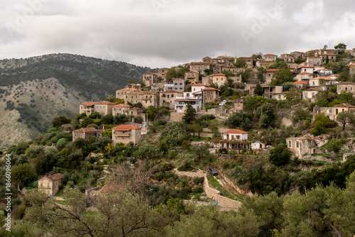 Wallpaper Mural Das alte Bergdorf Qeparo unter bewölktem Himmel, Qeparo, Qark Vlora, Albanien Torontodigital.ca