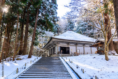 雪の平泉を歩く
