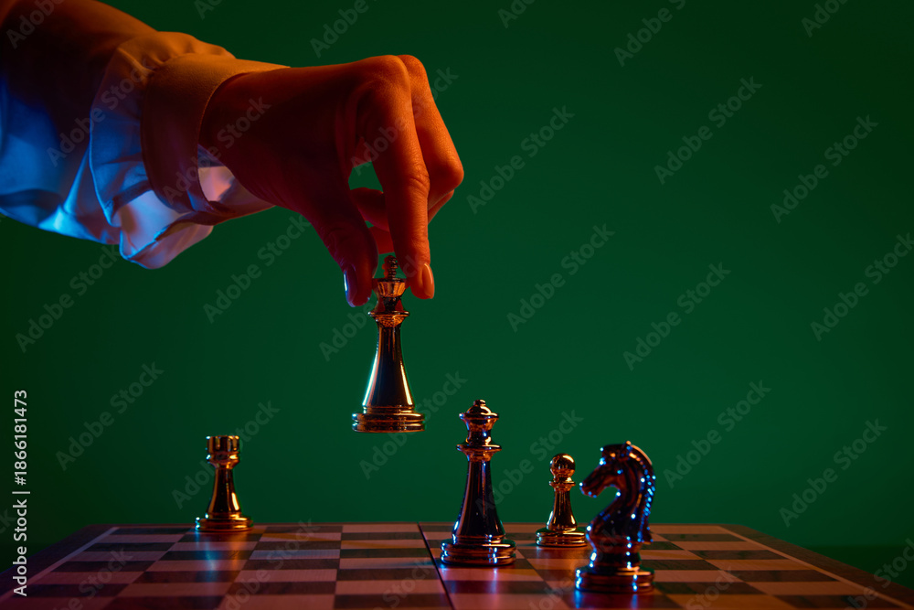 Ταπετσαρία Decisive chess action as black queen is placed on board