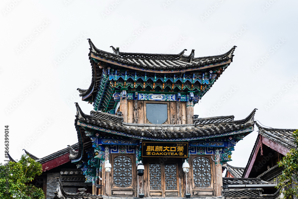 Obraz premium Ancient Shuhe Town Traditional Architecture in Lijiang, Yunnan, China