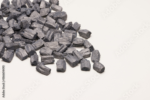 Spheroidizing Agent (Nodulizer) for Cast Iron, Metallic Alloy Lumps on White