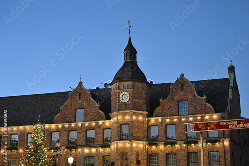 Altes Rathaus während Weihnachten in Düsseldorf, Deutschland
