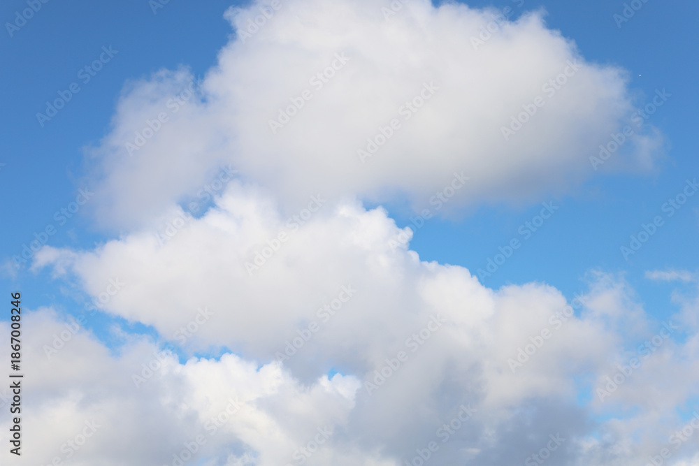 Fototapeta premium Blue sky background with white cloud