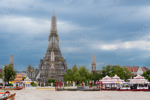 Cruise on the Chao Phraya River in the heart of Bangkok, Thailand