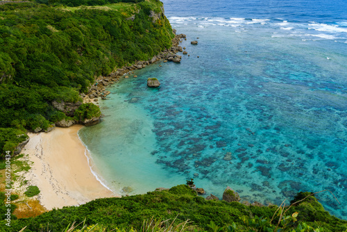 沖縄で見つけた南国の豊かな自然と文化を感じる風景