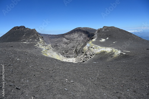 Italie, Sicile, cratère secondaire de l'Etna, ce cratère continue d'évoluer en raison de l'activité volcanique continue de l'Etna.