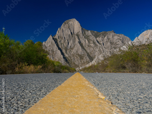 Carretera y montaña