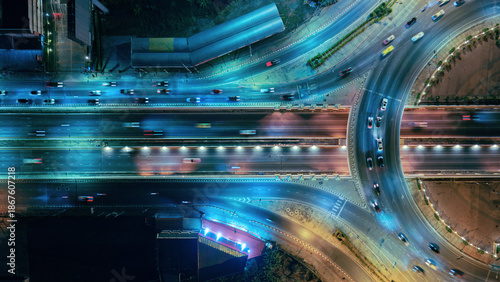 Expressway, Self-driving autonomous electric cars of the future with elements move along a busy traffic intersection. Artificial Intelligence, Car Scan, GPS Tracking, Smart Roads, IoT, highway