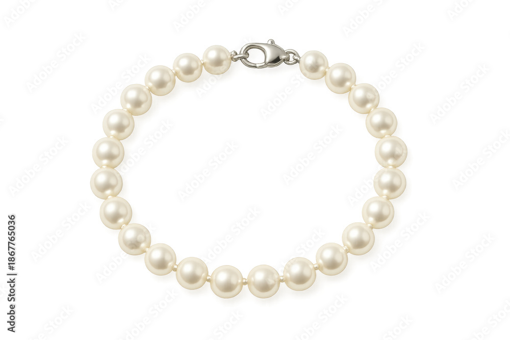 Fototapeta premium Pearl bracelet with silver clasp on transparent background