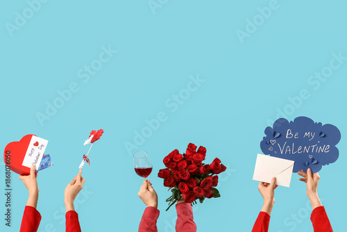 Female hands with card, ros...