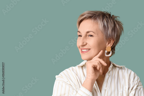 Blonde mature woman with sh...