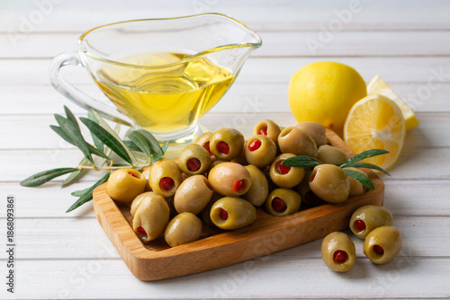 Tableau sur toile Green olives stuffed with peppers