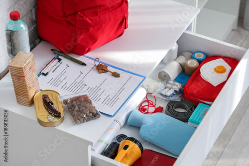 Chest of drawers with neces...