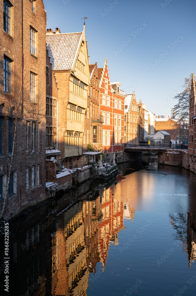 Obraz premium The outdoors in Ghent during the winter. 