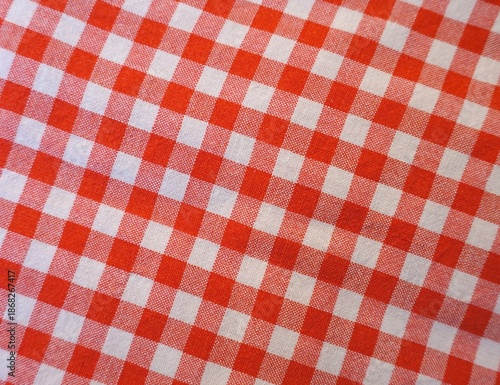 Hintergrund: Tischdecke in rot und weiss
