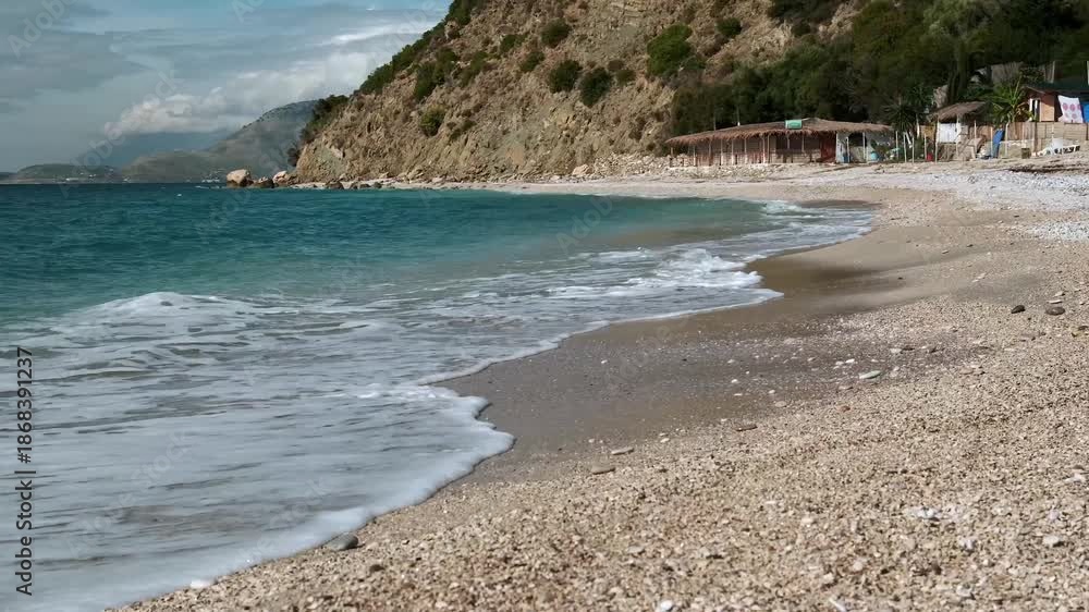 custom made wallpaper toronto digitalWellen rollen über feinen Kiesstrand vor der Hügelküste von Bunec, Bunec, Qark Vlora, Albanien