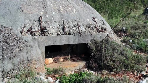 Wallpaper Mural Alter Betonbunker als Relikt, Palasë, Qark Vlora, Albanien Torontodigital.ca