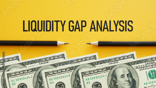 Φωτογραφία Liquidity Gap Analysis and Cash Flow Timing Mismatch Concept with Financial Plan