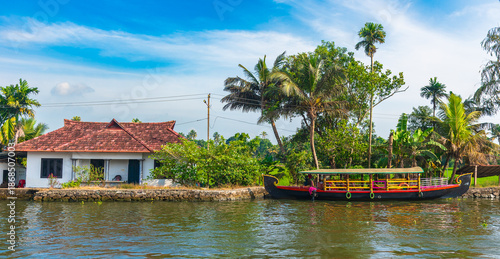 Tableau sur toile Beautiful View of Backwaters of Alleppey, Kerala.