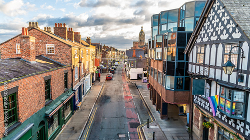 Fotografie An elevated view down Northgate Street in the city of Chester, Cheshire, UK