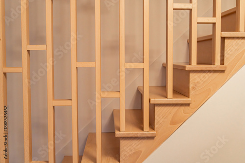 Foto Claustra et escalier en bois